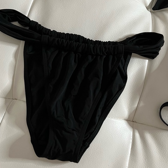 Victoria’s Secret NEW Black Bikini Set - Picture 3 of 6